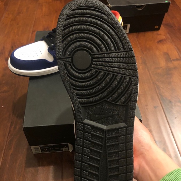 Jordan 1 low yellow royal - Picture 3 of 4